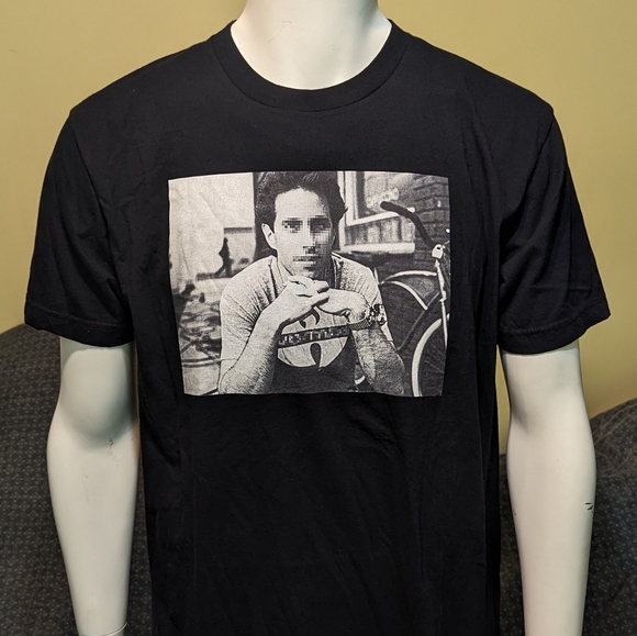 "Jerry Seinfeld" In a "Wu Tang Clan" t-shirt, t-shirt - Picture 2 of 4